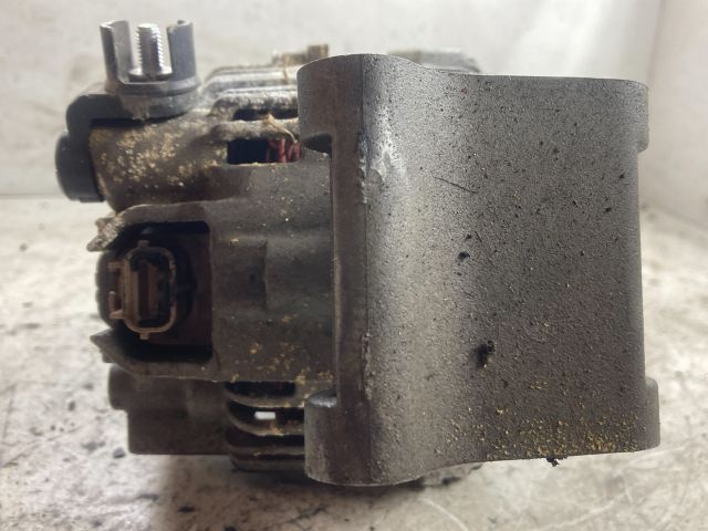 bontott FORD FIESTA V Generátor