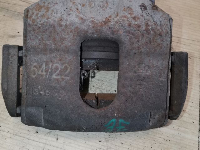 bontott FORD FIESTA V Jobb első Féknyereg Munkahengerrel