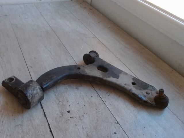 bontott FORD FIESTA V Jobb első Lengőkar