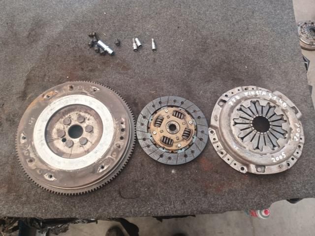 bontott FORD FIESTA V Kuplung Szett (Szerkezet, Tárcsa)