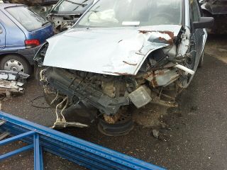 bontott FORD FIESTA V Leömlő (Soros)