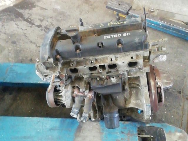 bontott FORD FIESTA V Motor (Fűzött blokk hengerfejjel)