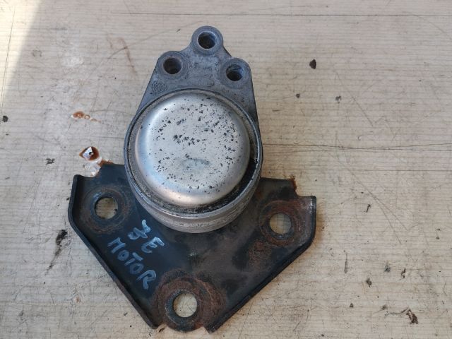 bontott FORD FIESTA V Motor Tartó Bak (Fém)