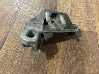 bontott FORD FIESTA V Motor Tartó Bak (Fém)