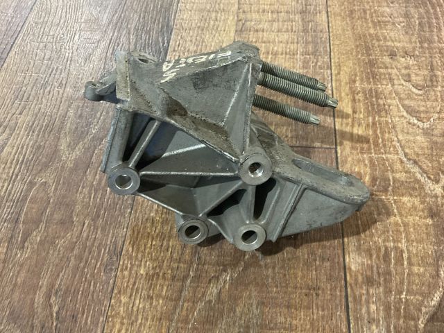 bontott FORD FIESTA V Motor Tartó Bak (Fém)