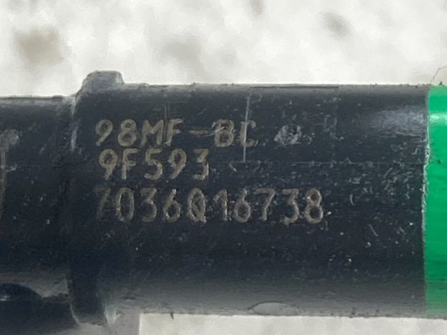 bontott FORD FIESTA V Porlasztó Sor / Híd