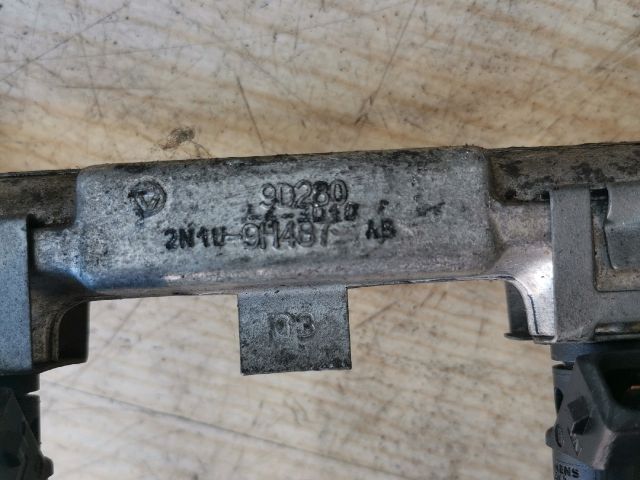 bontott FORD FIESTA V Porlasztó Sor / Híd