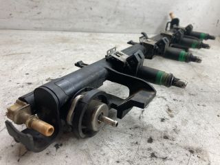 bontott FORD FIESTA V Porlasztó Sor / Híd