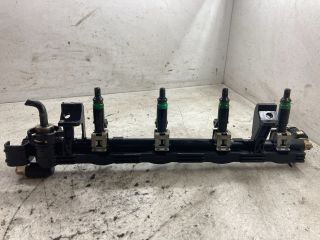 bontott FORD FIESTA V Porlasztó Sor / Híd