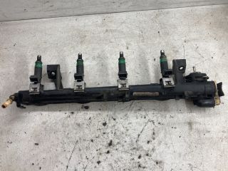 bontott FORD FIESTA V Porlasztó Sor / Híd