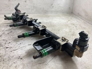 bontott FORD FIESTA V Porlasztó Sor / Híd