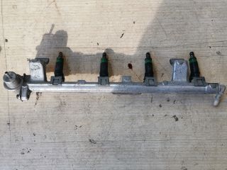 bontott FORD FIESTA V Porlasztó Sor / Híd