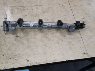 bontott FORD FIESTA V Porlasztó Sor / Híd