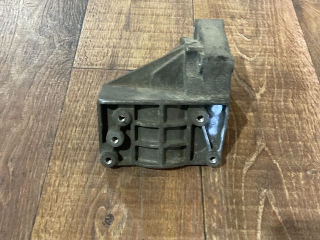 bontott FORD FIESTA V Szervó Tartó Bak (Magában)