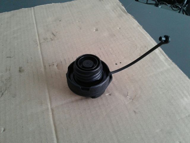 bontott FORD FIESTA V Tanksapka