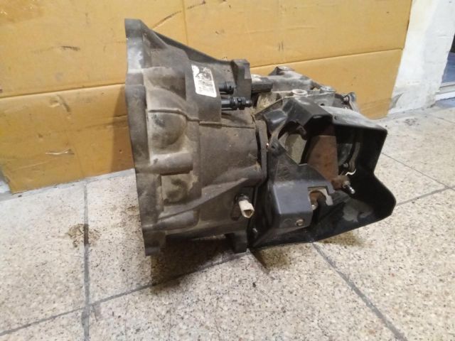 bontott FORD FIESTA V Váltó (Mechanikus)