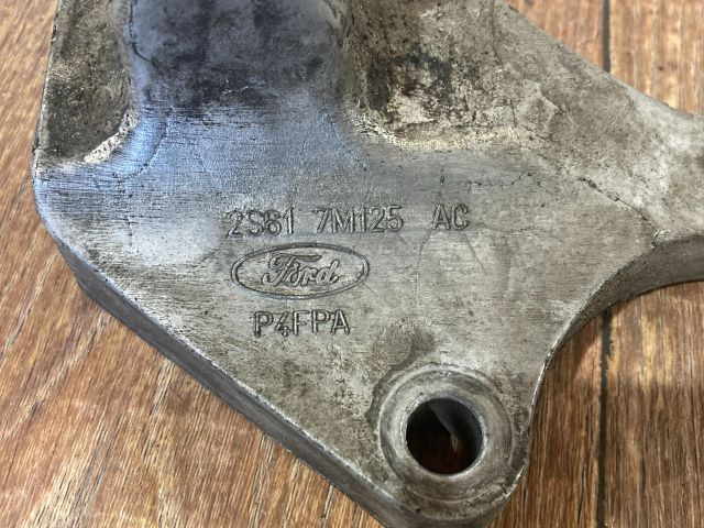 bontott FORD FIESTA V Váltó Tartó Bak (Pozíciófüggetlen)