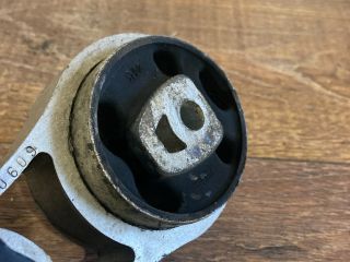 bontott FORD FIESTA V Billenésgátló Bak