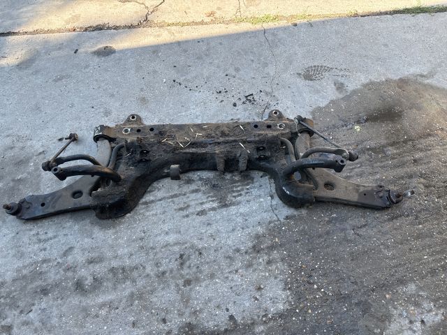 bontott FORD FIESTA V Első Bölcső