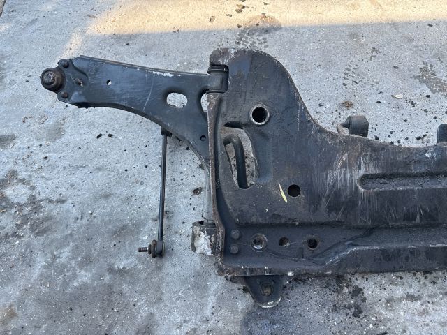 bontott FORD FIESTA V Első Bölcső