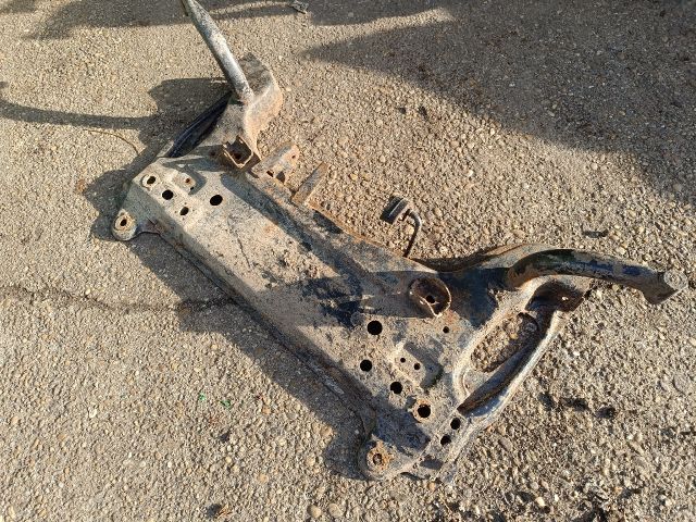 bontott FORD FIESTA V Első Bölcső