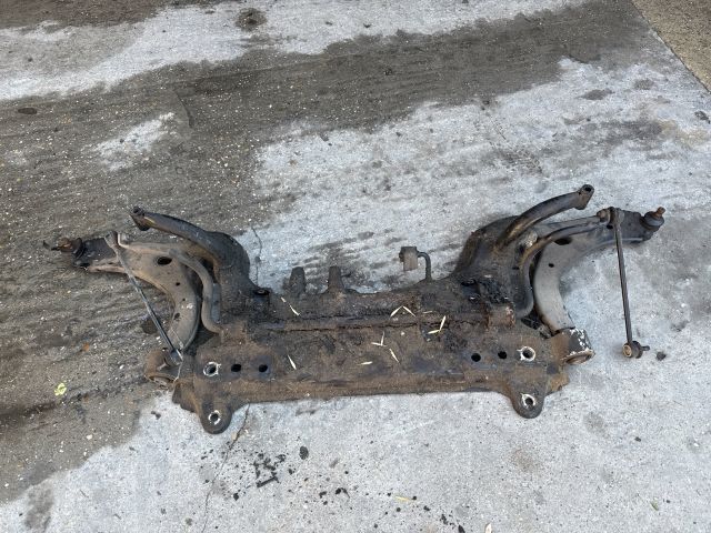 bontott FORD FIESTA V Első Bölcső