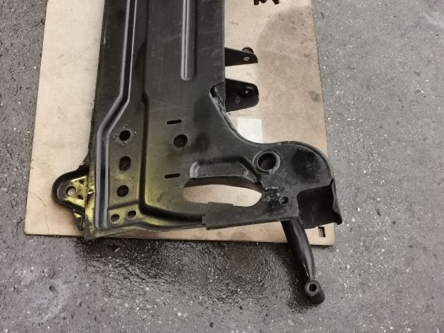 bontott FORD FIESTA V Első Bölcső