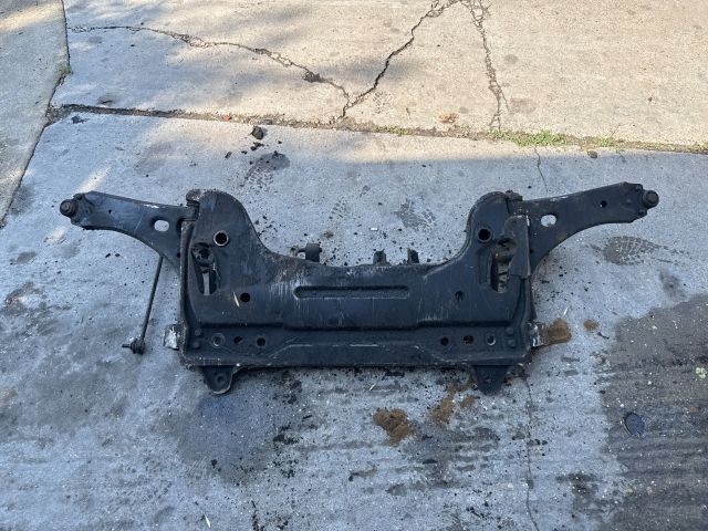 bontott FORD FIESTA V Első Bölcső