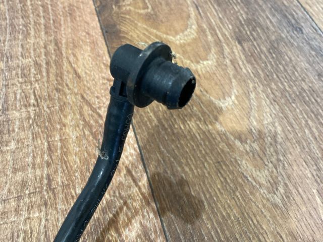 bontott FORD FIESTA V Fékrásegítő Cső