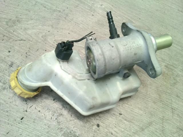 bontott FORD FIESTA V Főfékhenger