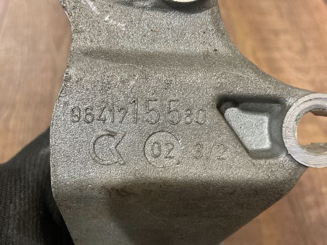 bontott FORD FIESTA V Generátor Tartó Bak