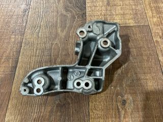 bontott FORD FIESTA V Generátor Tartó Bak