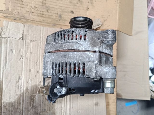 bontott FORD FIESTA V Generátor