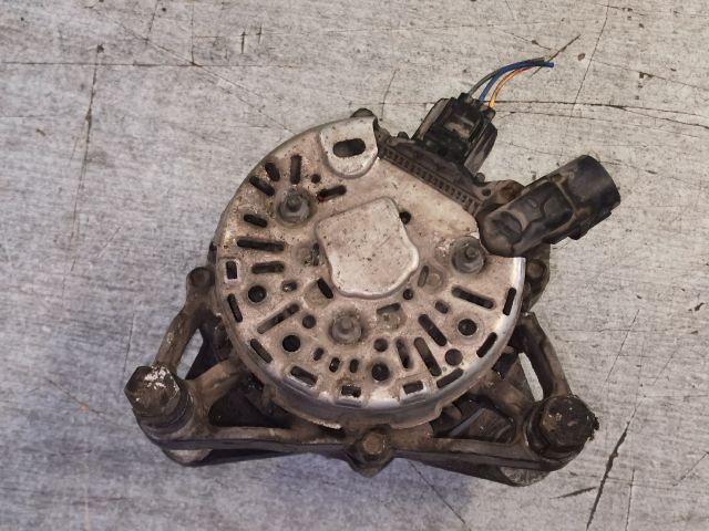 bontott FORD FIESTA V Generátor