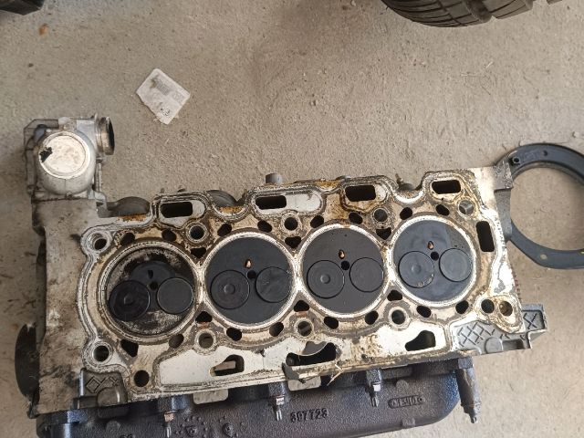 bontott FORD FIESTA V Hengerfej