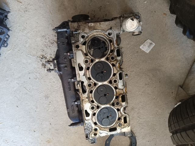 bontott FORD FIESTA V Hengerfej