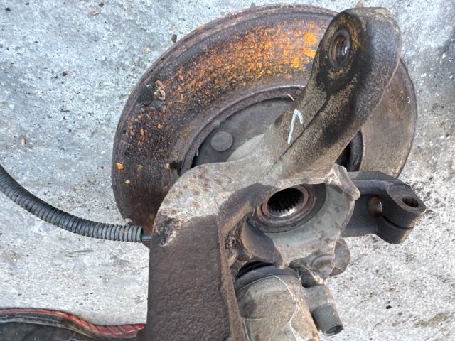 bontott FORD FIESTA V Jobb első Csonkállvány Kerékaggyal