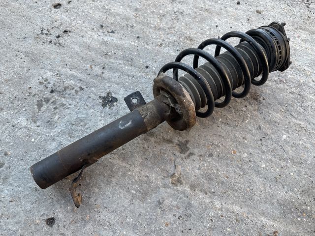 bontott FORD FIESTA V Jobb első Gólyaláb (Lengécsillapító, Rugó)