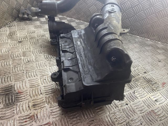 bontott FORD FIESTA V Légszűrő Ház