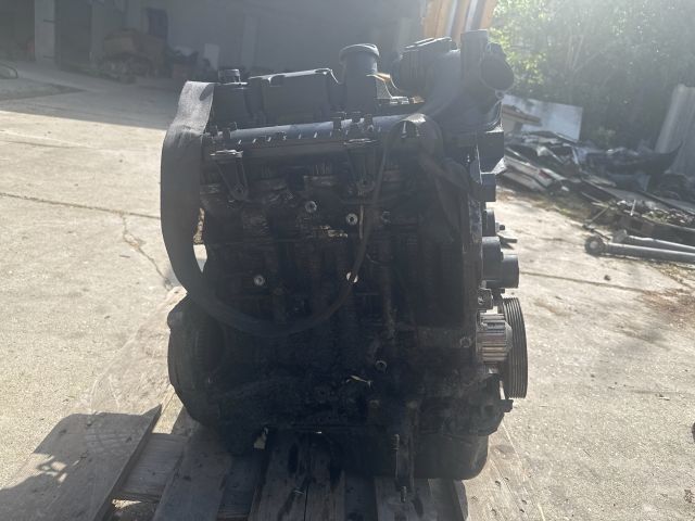 bontott FORD FIESTA V Motor (Fűzött blokk hengerfejjel)