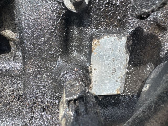 bontott FORD FIESTA V Motor (Fűzött blokk hengerfejjel)