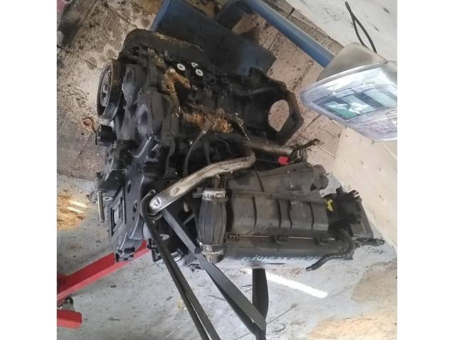 bontott FORD FIESTA V Motor (Fűzött blokk hengerfejjel)