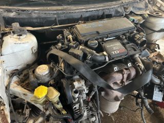 bontott FORD FIESTA V Motor (Fűzött blokk hengerfejjel)