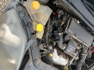 bontott FORD FIESTA V Motor (Fűzött blokk hengerfejjel)