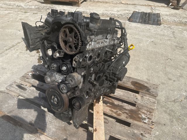 bontott FORD FIESTA V Motor (Fűzött blokk hengerfejjel)