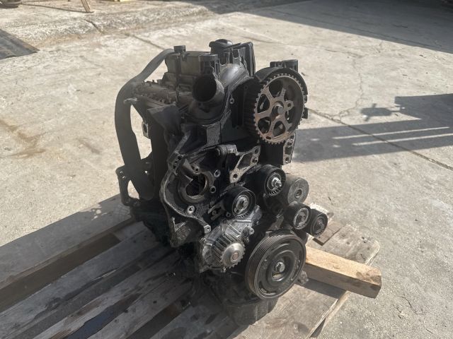 bontott FORD FIESTA V Motor (Fűzött blokk hengerfejjel)