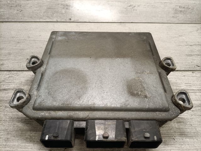 bontott FORD FIESTA V Motorvezérlő