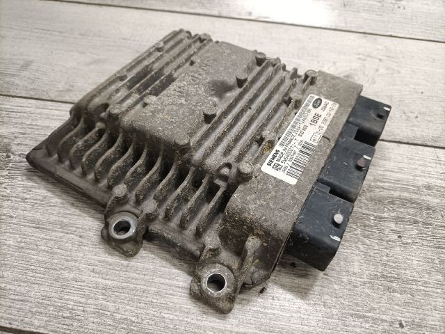 bontott FORD FIESTA V Motorvezérlő