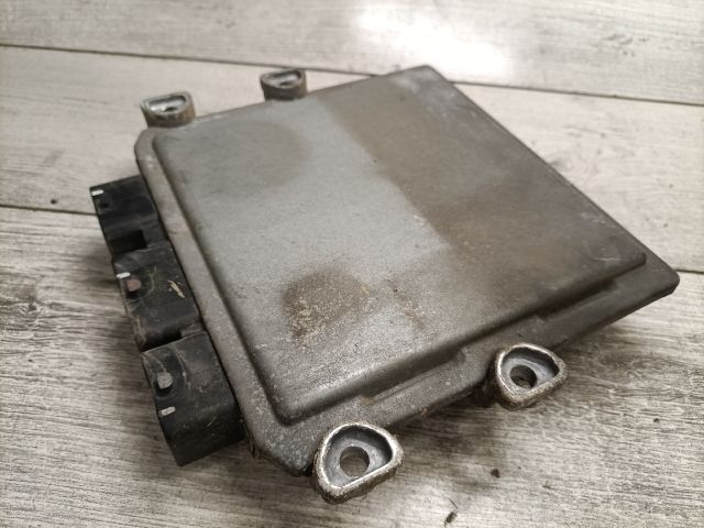 bontott FORD FIESTA V Motorvezérlő