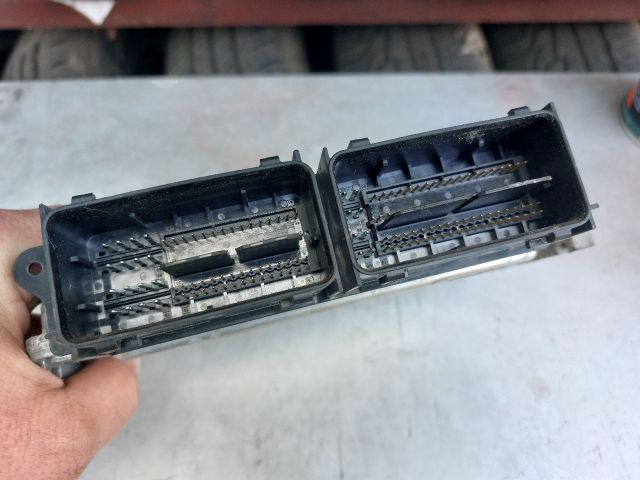 bontott FORD FIESTA V Motorvezérlő